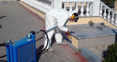 Очистка брусчатки, тротуарной плитки