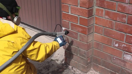 Очистка кирпичных и бетонных поверхностей