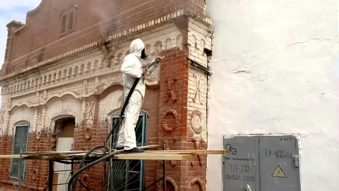 Очистка кирпичных и бетонных поверхностей