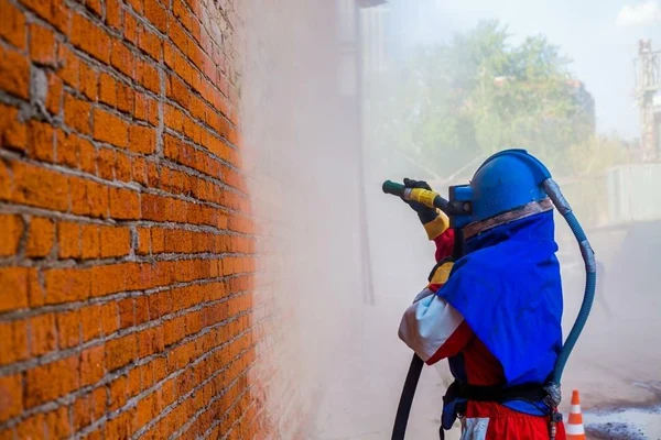 Очистка кирпичных и бетонных поверхностей